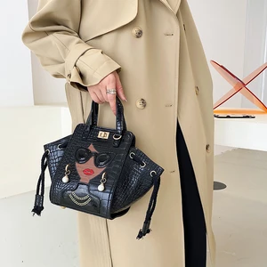 PU Deri çapraz askılı çanta, Kadın Güzellik omuzdan askili çanta, İnci Desenli, Taş Desenli, Çantalar, Kadınlar, Moda, Kişilik Bir bavuldaki en iyi 10 satış perolas-no. 7