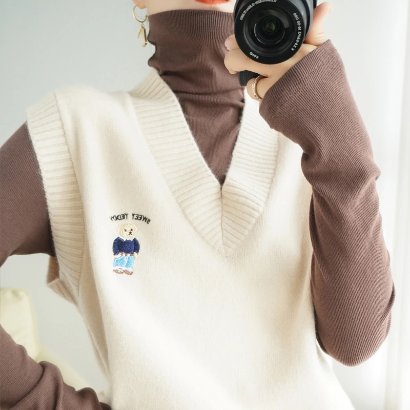 Women Waistcoat Cashmere Sweater Vest Fashion Bear design Knitted Sweaters Vest V Neck Spring Autumn Tops Loose Woman Clothes
