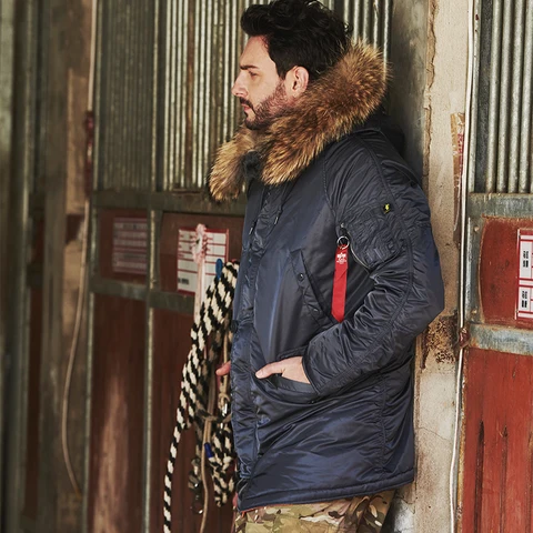 MGP Мужская зимняя куртка N-3B Parka, водоотталкивающая, с мехом на капюшоне — пример использования