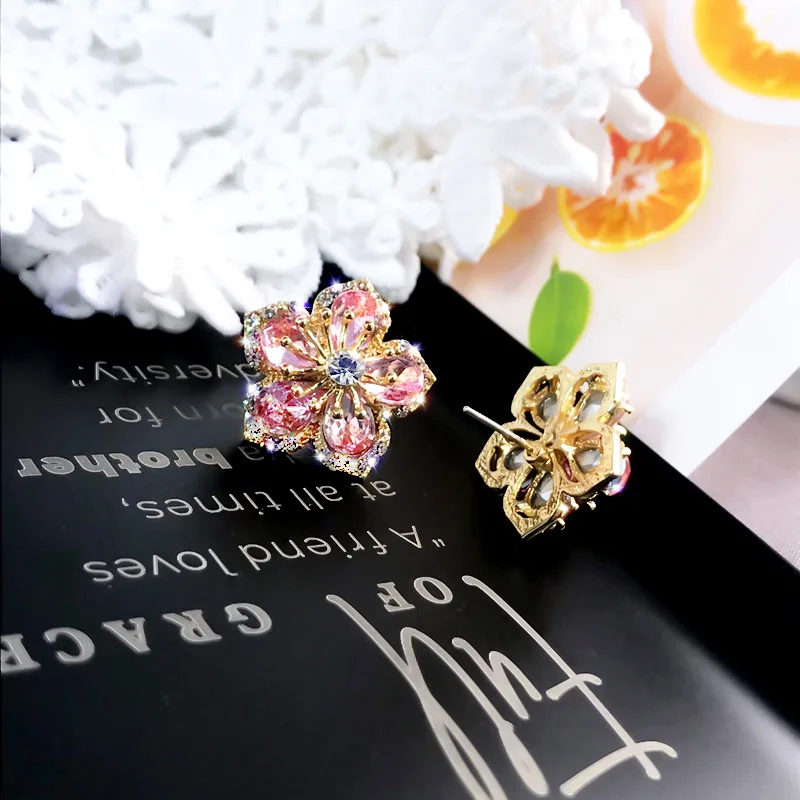 Female Luxury Crystal Zircon Stud Earrings Vintage Flowers Christmas Snowflakes Temperament Earrings Girl New Year Jewelry Gifts