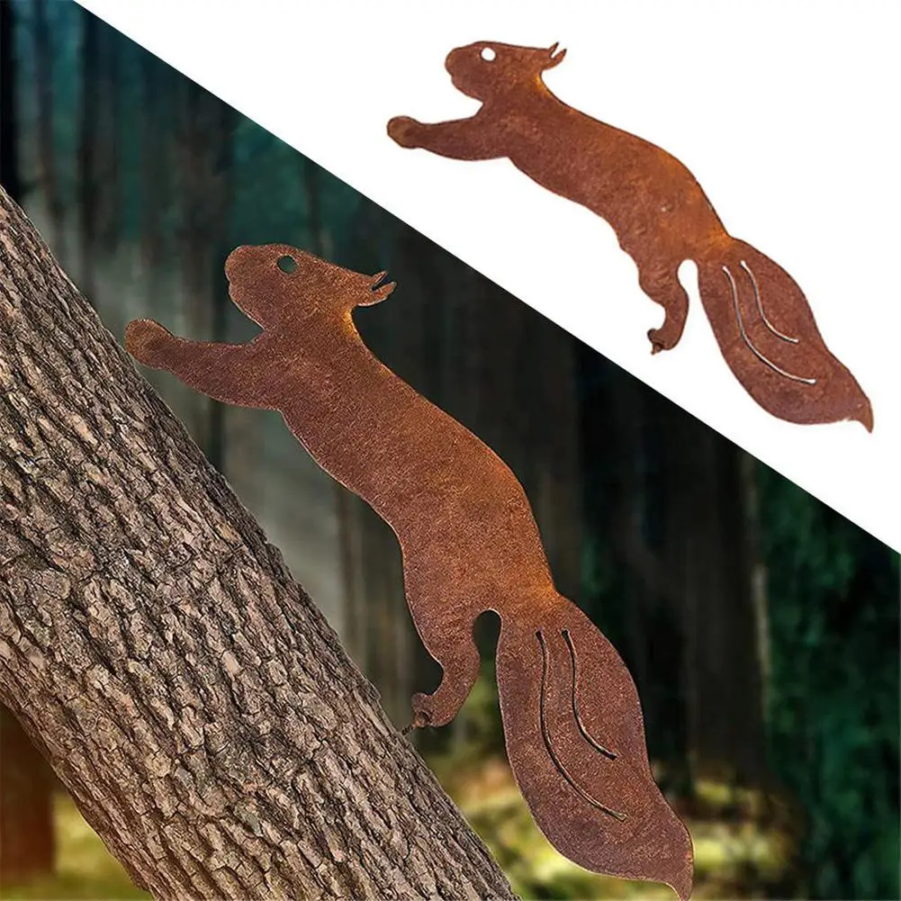 Metal Squirrel Silhouette Rusty Squirrel Art Tree Decor Cute Running Squirrel Statue Ornament Elegant Animal Outdoor Decoration