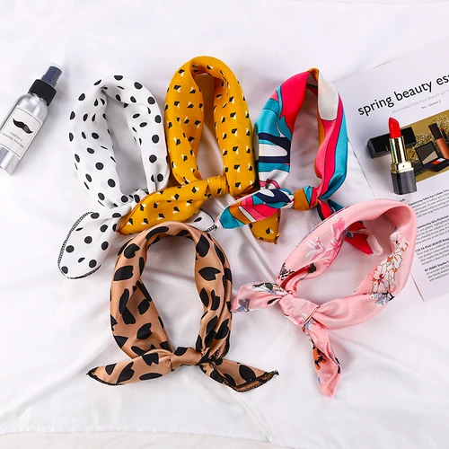 Imagen 2 del producto Bufanda cuadrada de seda para mujer, pañuelo con estampado de satén, a la moda, para la cabeza y el cuello, chal, accesorios, 2023