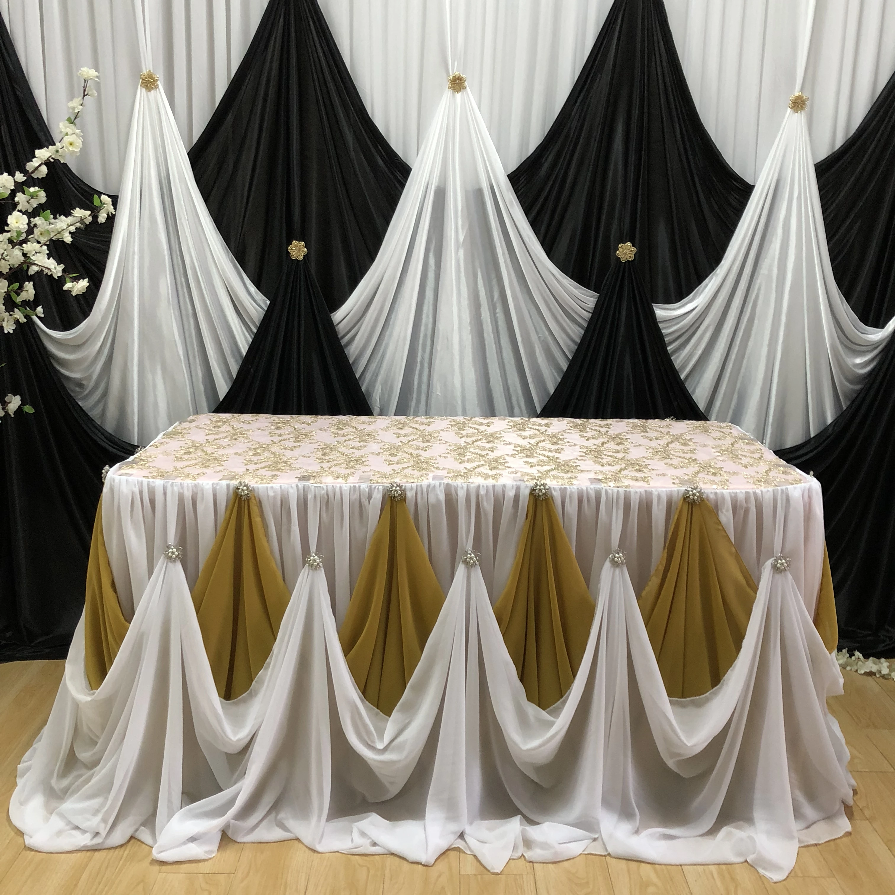 Imagem -06 - Nova Chegada Pano de Fundo de Seda Gelo Cortinas Transparentes Saia de Mesa com Broche de Luxo para Decoração de Casamento Várias Cores