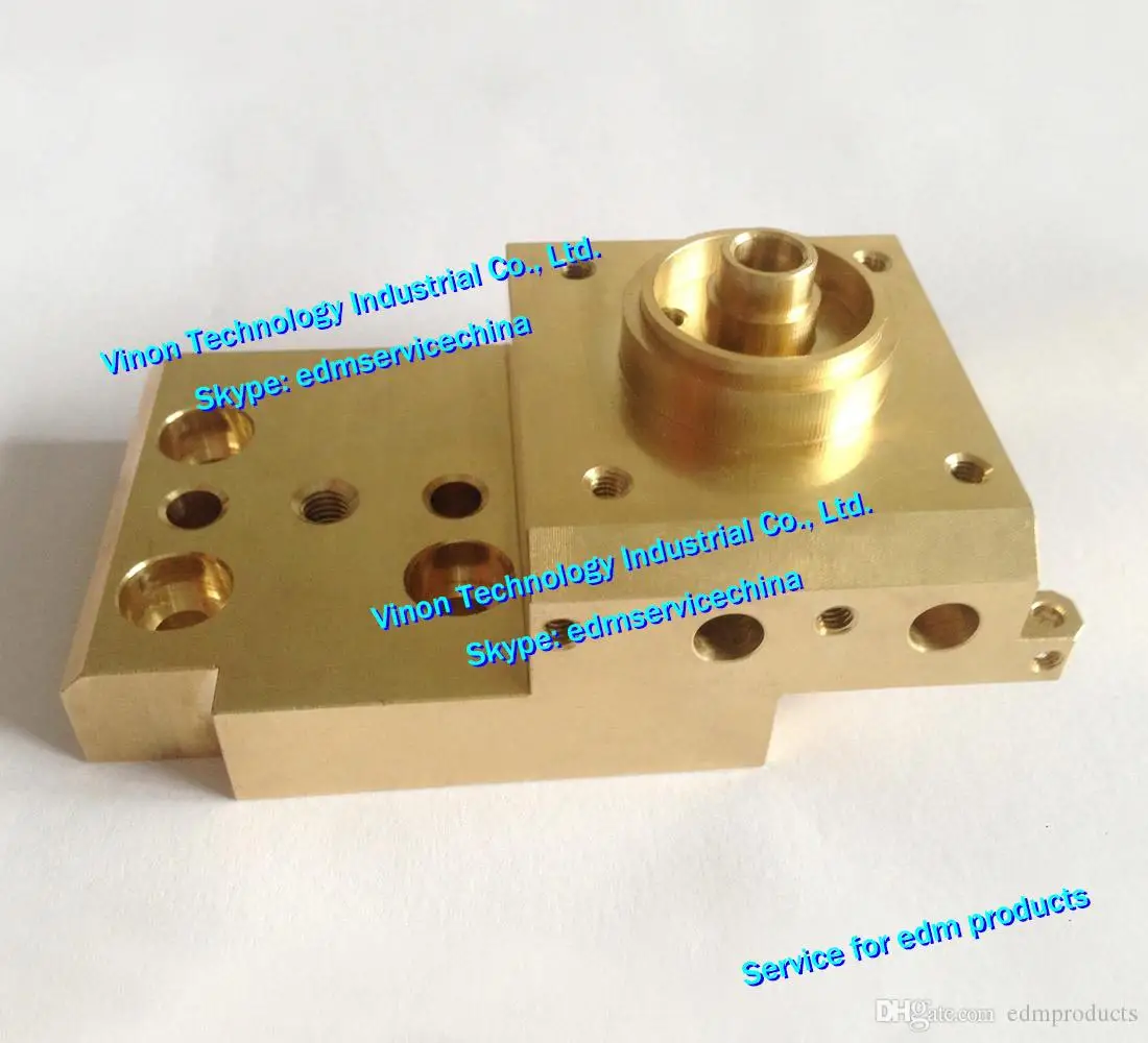 

M604 edm Guide Block Lower X187B621H01,FA10 Lower die guide block with 2-M4 tap&2-Ø6.8 for DWC-RA,some FA series Me701C