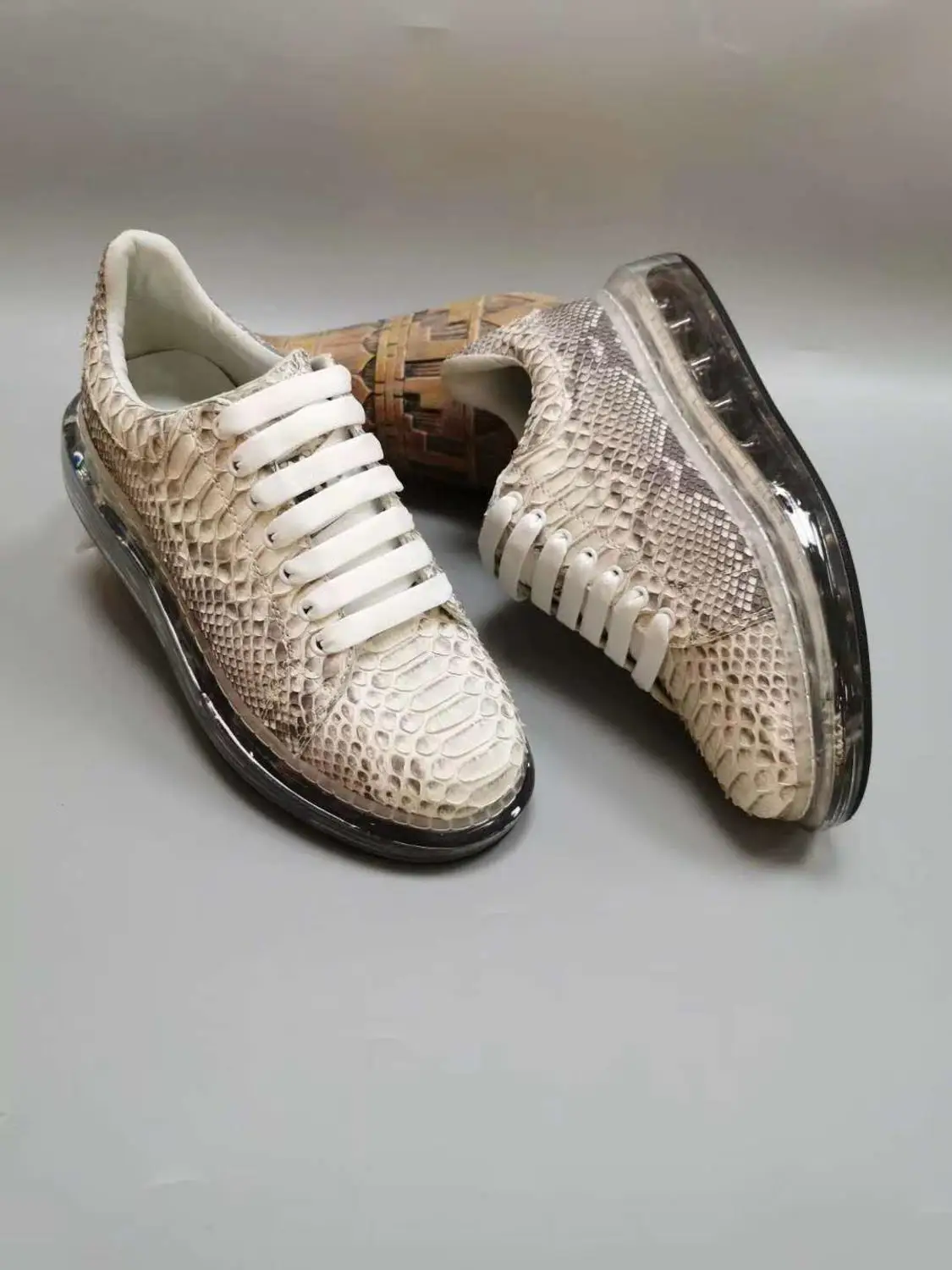 100% Real Genuine python skin snake leather men fashion shoe sneaker flat leisure shoe with cow skin lining yellow gold beige