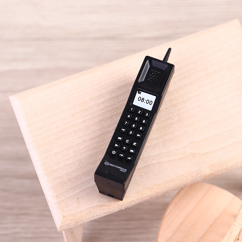

1PCS Dollhouse Miniature Retro Mobile Phone Model Doll House Furniture Toys Decor Accessories
