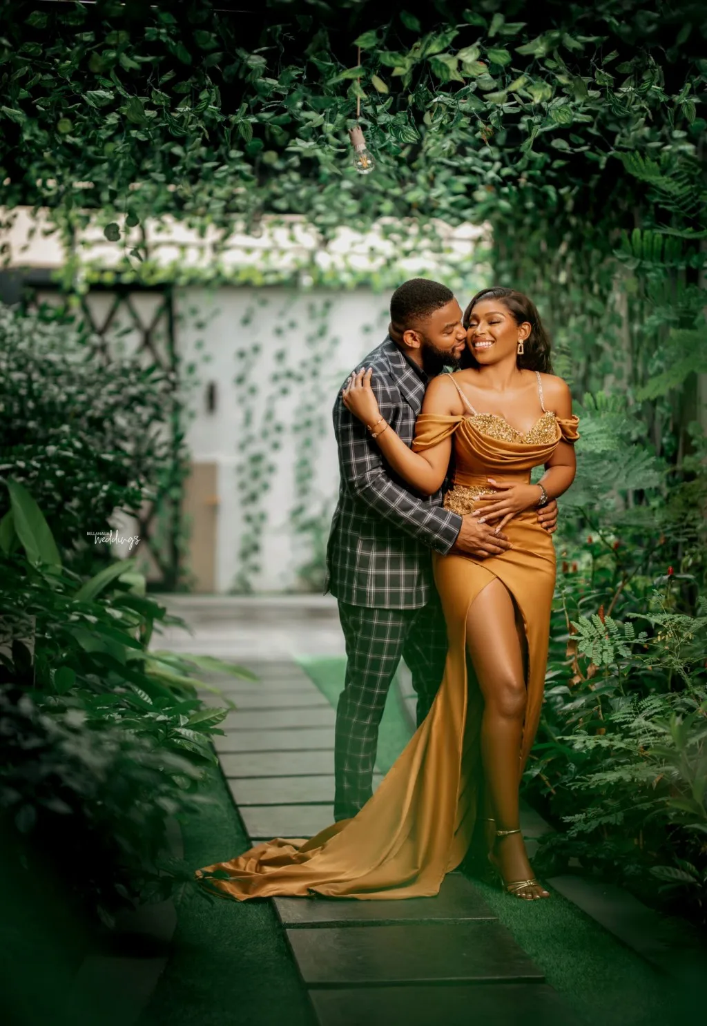 Ouro sereia vestidos de noite espaguete coxa-alta fenda plissados strass lantejoulas contas longo aso ebi vestido de festa de casamento feminino