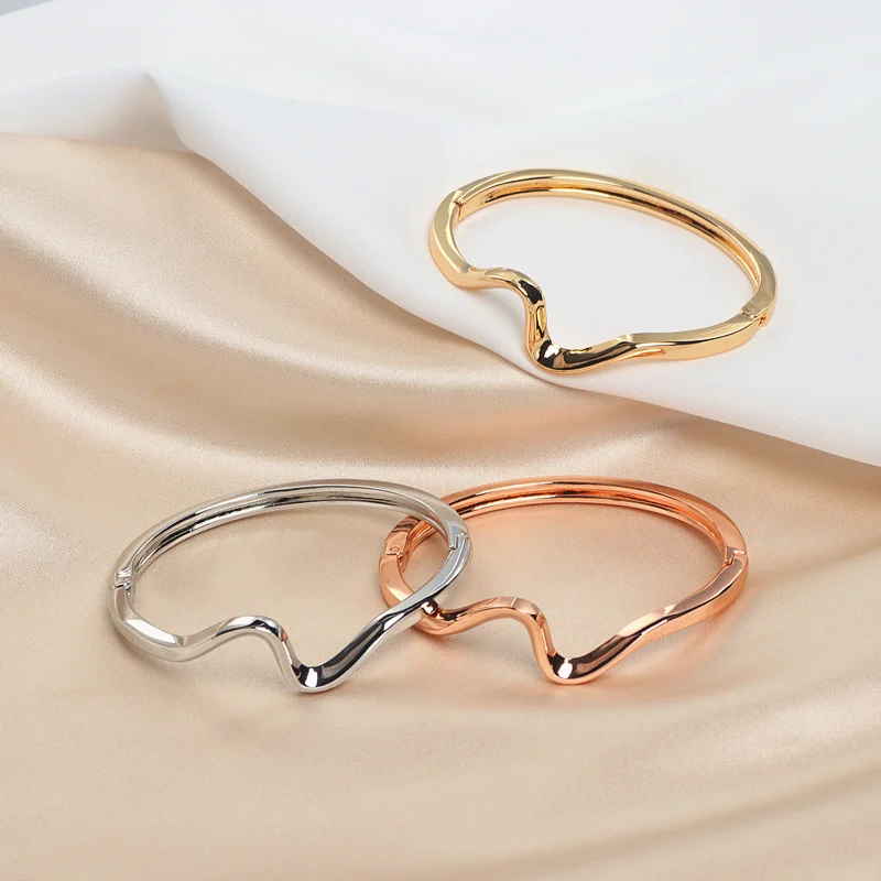 High Quality Trendy Classic Cuff Bangles For Women Rose Gold Color Charming Geometric Irregular Ripple Opening Bangle Bracelet