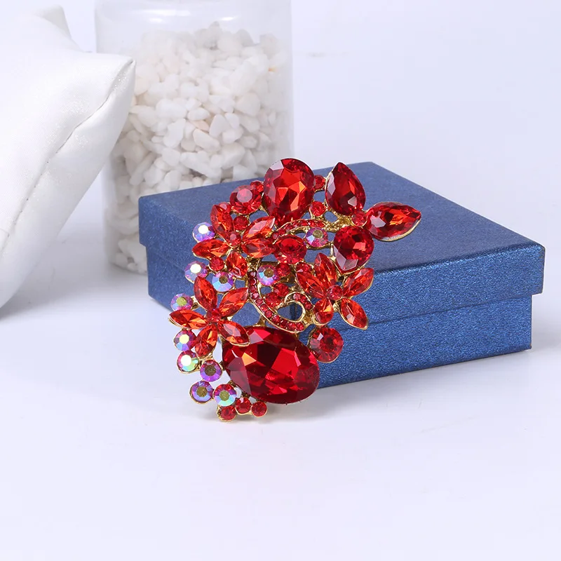 Dmari Luxury Jewelry Classic Crystal Flower Brooches For Female Clothing Party Accessories Specific Design Women Brooch