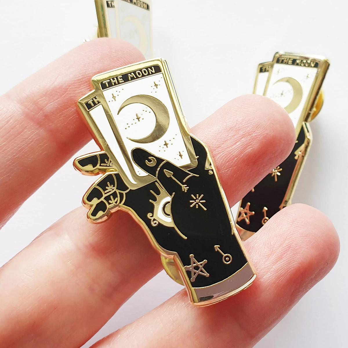 Mysterious The Moons Tarot Hard Enamel Pin Unique Occult Hand Witch Golden Brooch Accessories Fashion Lapel Backpack Pin Jewelry