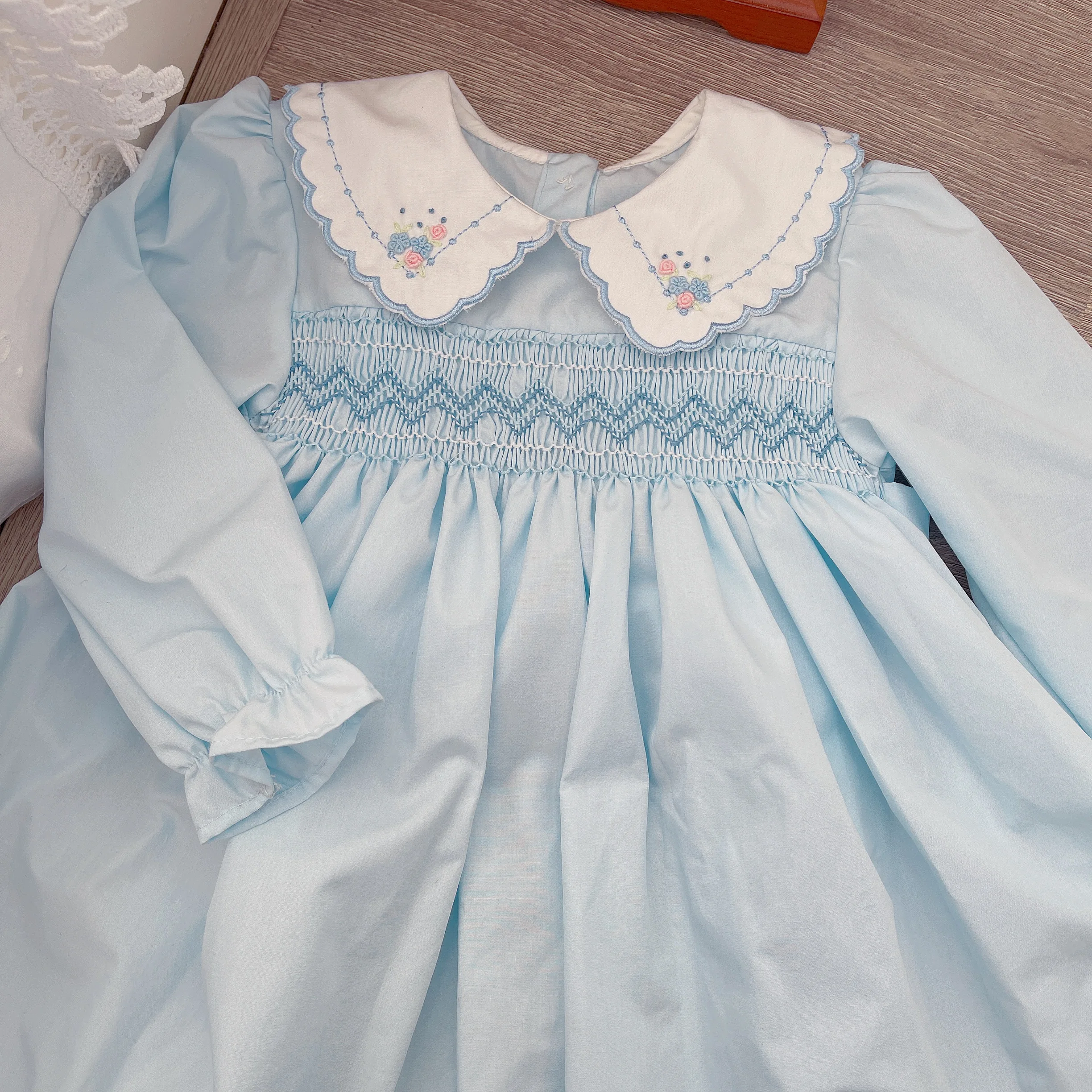 

Little Girls Autumn Winter Long Sleeve Handmade Smocked Blue Christmas Dress Spanish Boutique for Birthday Party Wedding Casual