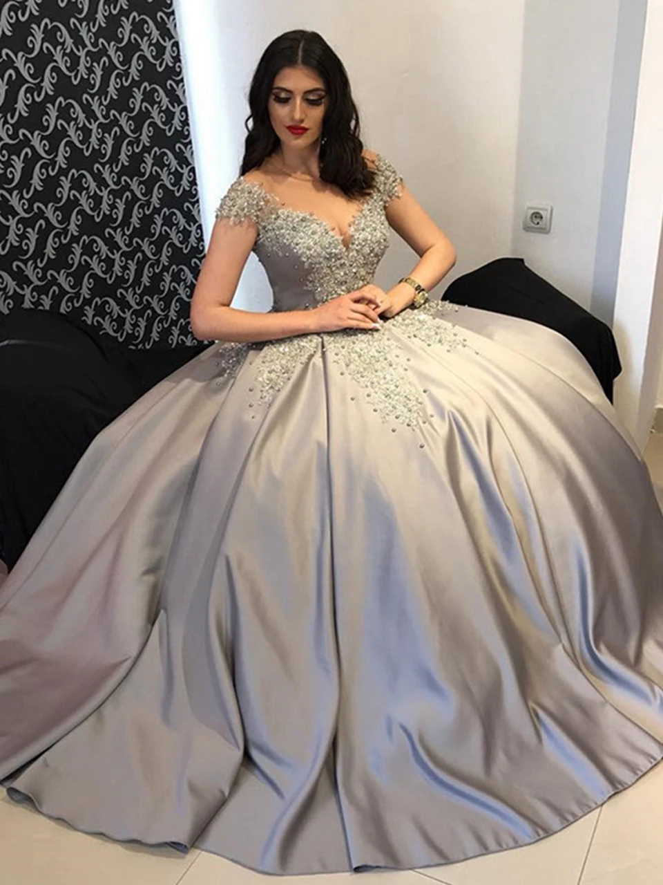 Gray Quinceanera Ball Gown 2024 Satin Formal Party Robes De Soirée Luxury Sweet 18 Elegant Princess Pageant Long Prom Dress