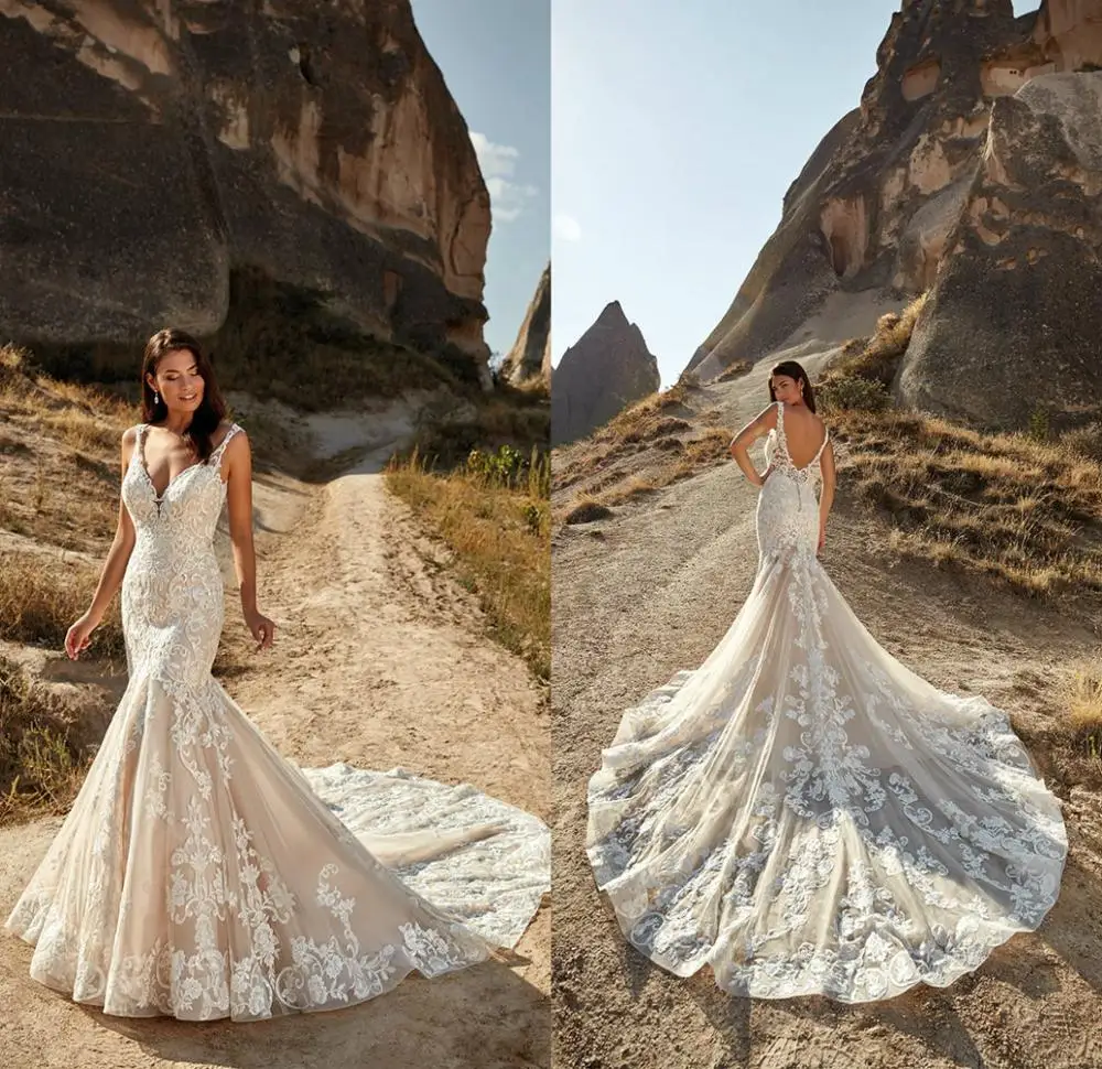 2021 New Wedding Dresses V Neck Sleeveless Appliques Lace Bridal Gowns Custom Made Open Back Sweep Train Mermaid Wedding Dress