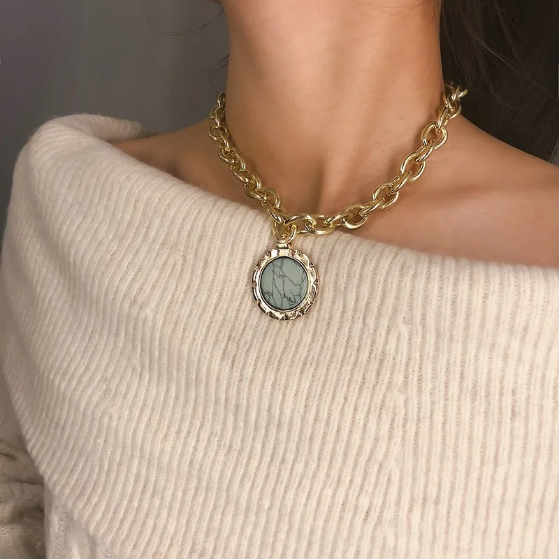 

Vintage Pendant Necklace for Women Gold Color Long Necklaces Natural Stone Sweater Chain Fashion Jewelry 2019 Wedding