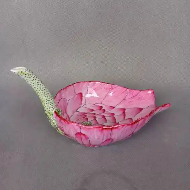 Qing Guangxu hand-carved lotus pollen shovel to  commemorate autumn exercises cup