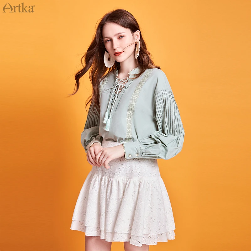 

ARTKA 2020 Spring New Women Blouse Vintage Embroidery Indie Folk Blouse 100% Cotton Lantern Sleeve V-Neck Tassel Shirt SA20504C