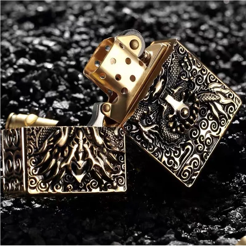 Vintage Heavy Armor Dragon Brass Kerosene Lighters  Grinding wheel Windproof Oil cigarette Lighter luxurious Fire Gift