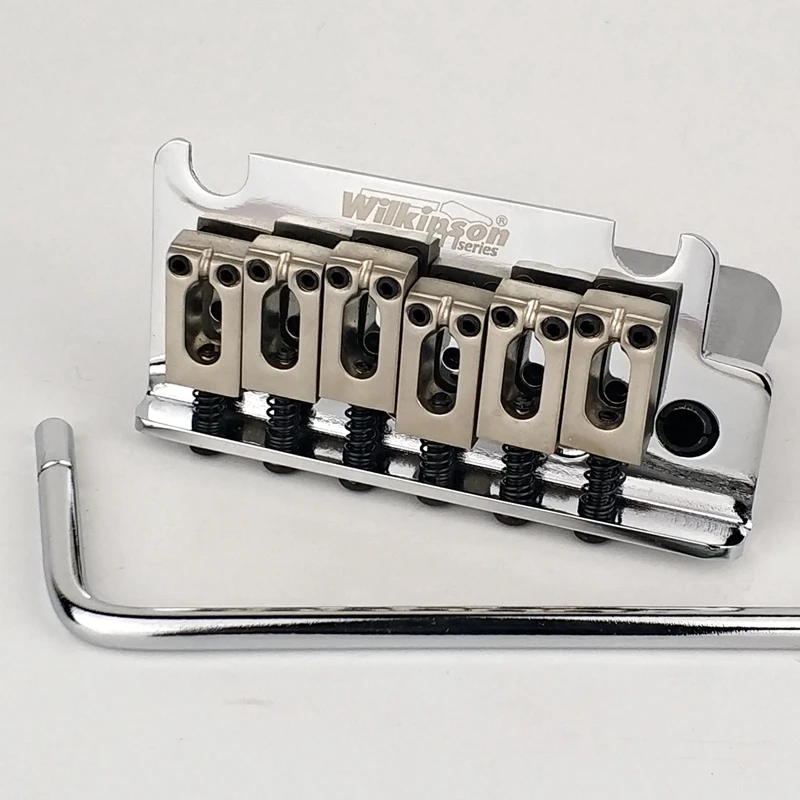 Wilkinson WOV06 Chrome Silver lizenzierte 2-Punkt-E-Gitarre im Vintage-Stil, Tremolo-Brücke für Strat- und Suhr-Gitarre – Detail 1