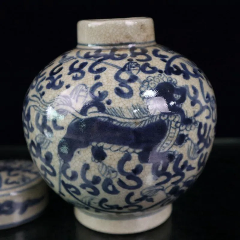 Chinese Old Porcelain Cracked Glaze Blue And White Lion Pattern Pot