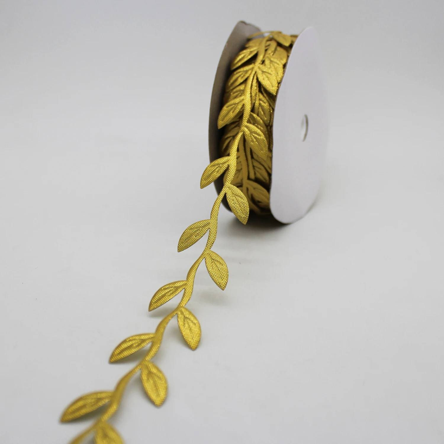 Leaves Leaf Trim Ribbon Artificial Vines for DIY Craft Party Wedding Home Decoration Gold / Silver / Olive Green / Laser 1 Inch