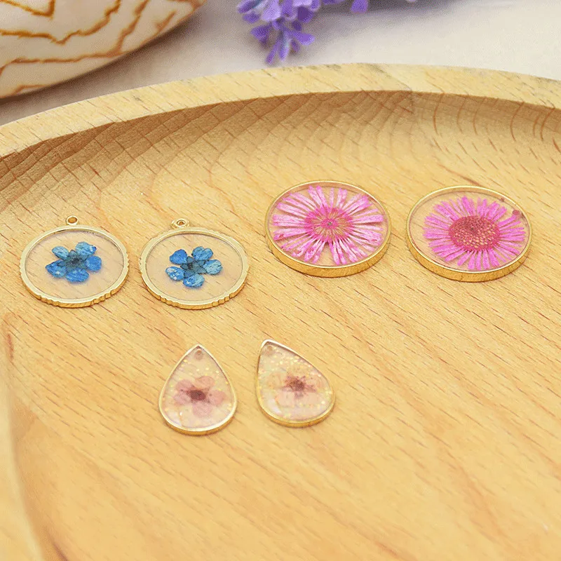 

Spring style 30pcs/lot Natural dried flowers geoemtry rounds/water drop shape alloy epoxy charms diy jewelry earring accessory