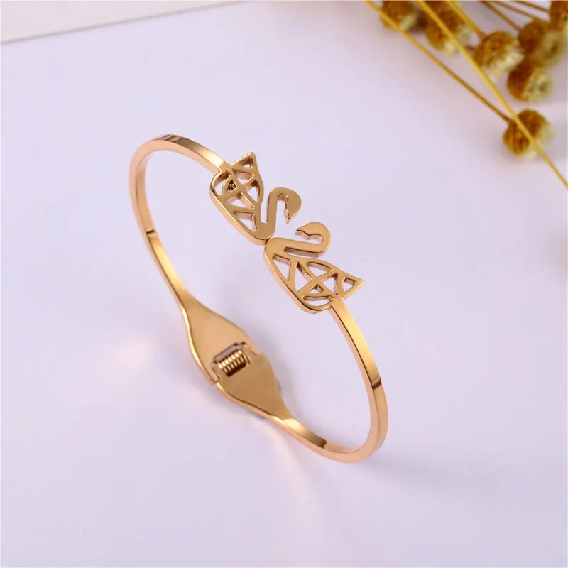 Luxury Heart Bracelets Bangles For Women Stainless Steel Jewelry Woman Fashion Jewellery Accessories