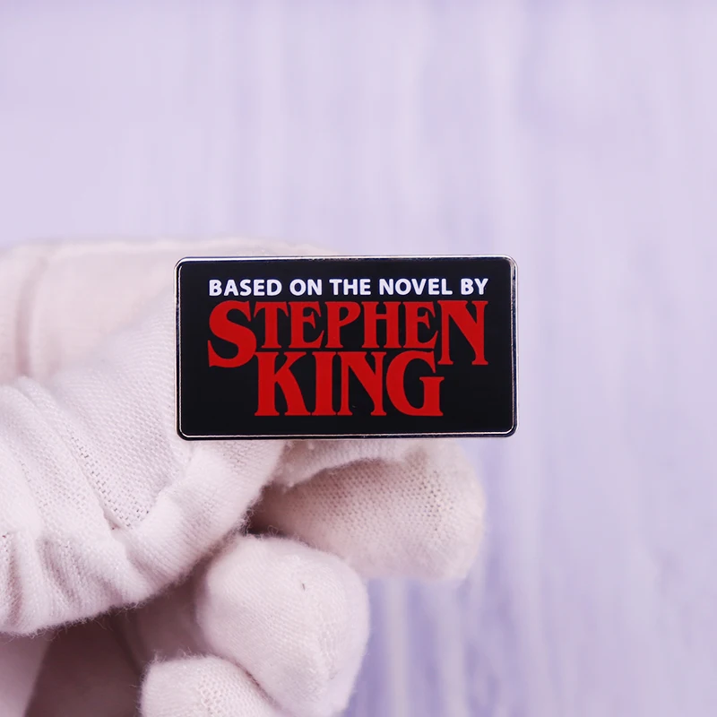 Based on The Novel By Stephen King Pin horror supernatural suspense crime science-fiction fantasy novels American Author Brooch view 4