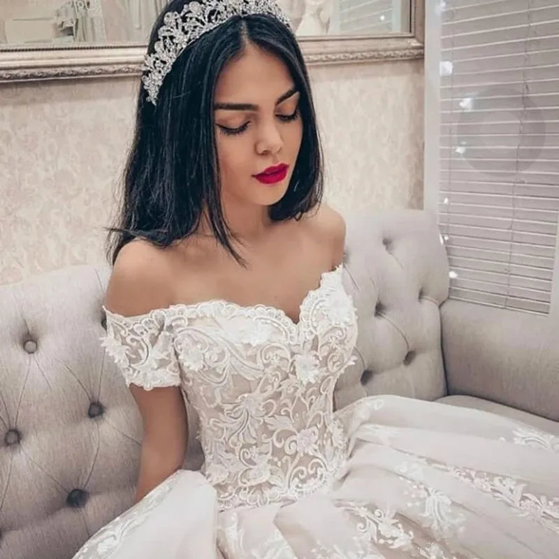 LAYOUT NICEB Princesa Ball Gown Vestidos De Casamento Mulheres Vestido Noiva Fora Do Ombro Robe De Mariee Lace Appliques Bridal Backless Princesa vestido de baile vestido de casamento para mulheres Vestido Noiva sobre