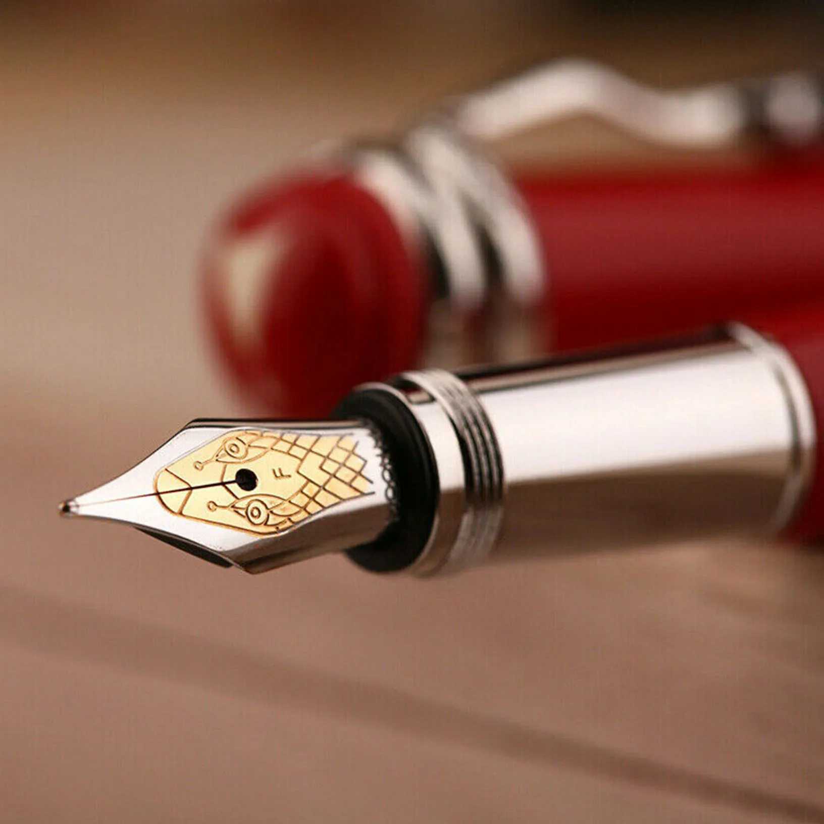 F9ปากกาโลหะงูแมงมุมลูกสูบF Nib 0.5มม.ปากกาของขวัญ