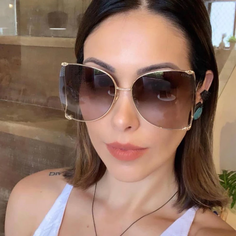 New Fashion Luxury Pearl Pink Sunglasses Women Vintage Metal Hollow Sun Glasses Female Outdoor Shades Oculos De Sol