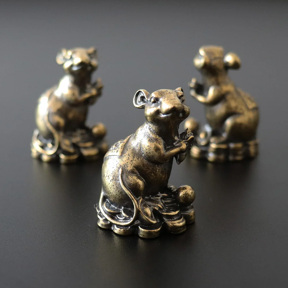 Antique Bronze Chinese 2020 New Year Rat Statue Miniatures Figurines Vintage Copper Zodiac Animal Mouse Love Corn Ornament Decor