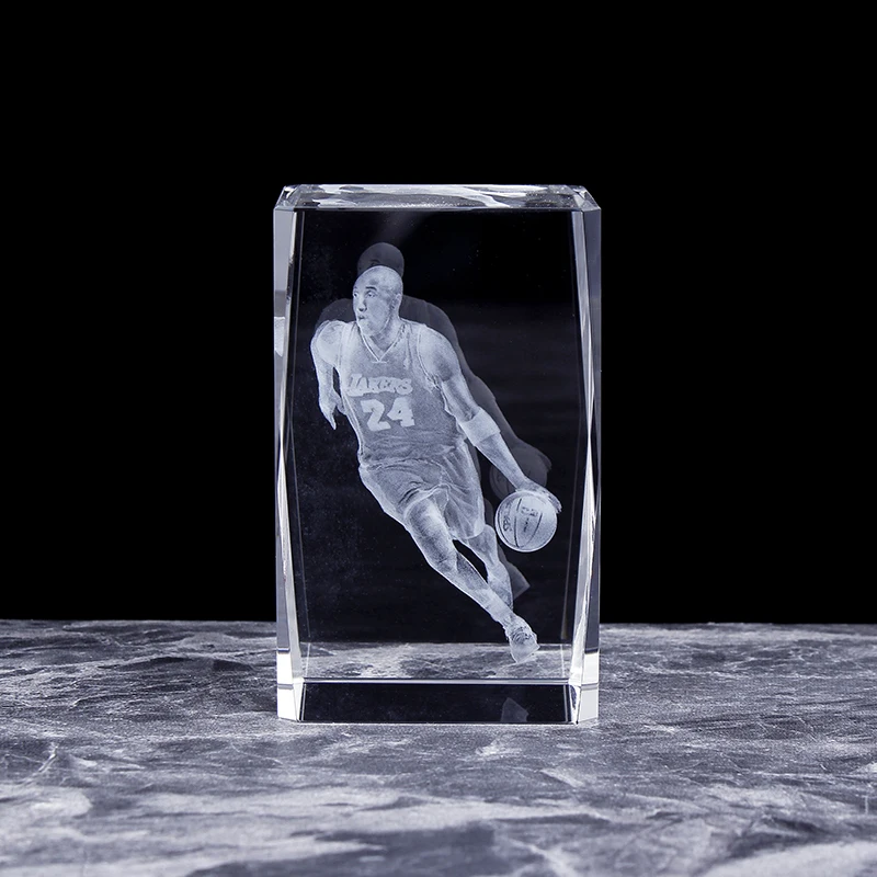 Mamba Never Out Crystal 3D Kobe Bryant Figurines Statue Laser Engraving Cube Boyfreind Birthday Commemoration Gifts