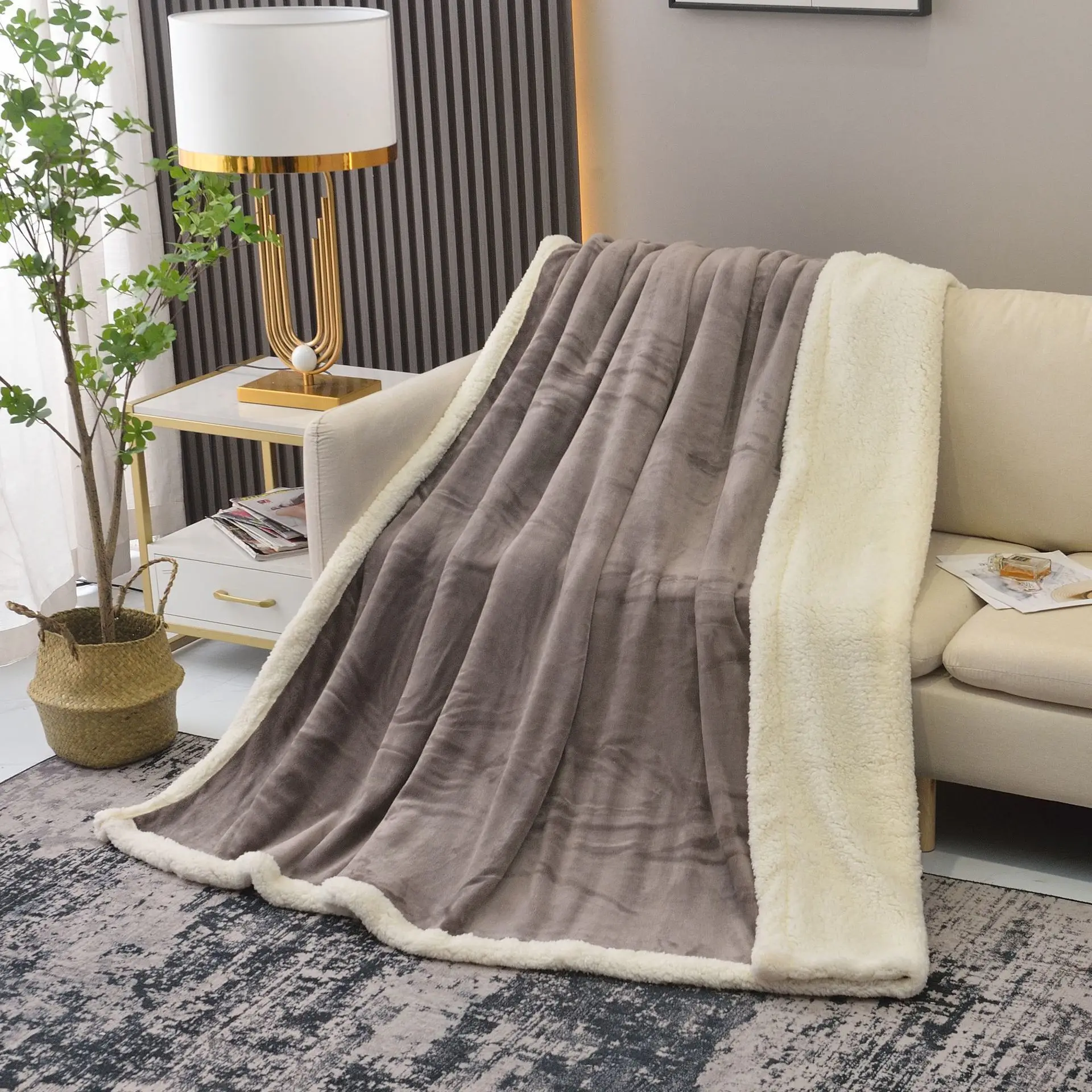 Thickened Solid Color Blanket for Beds Double Layer Lamb Wool Sofa Blanket for Nap Single and Double Flannel Weighted Blanket