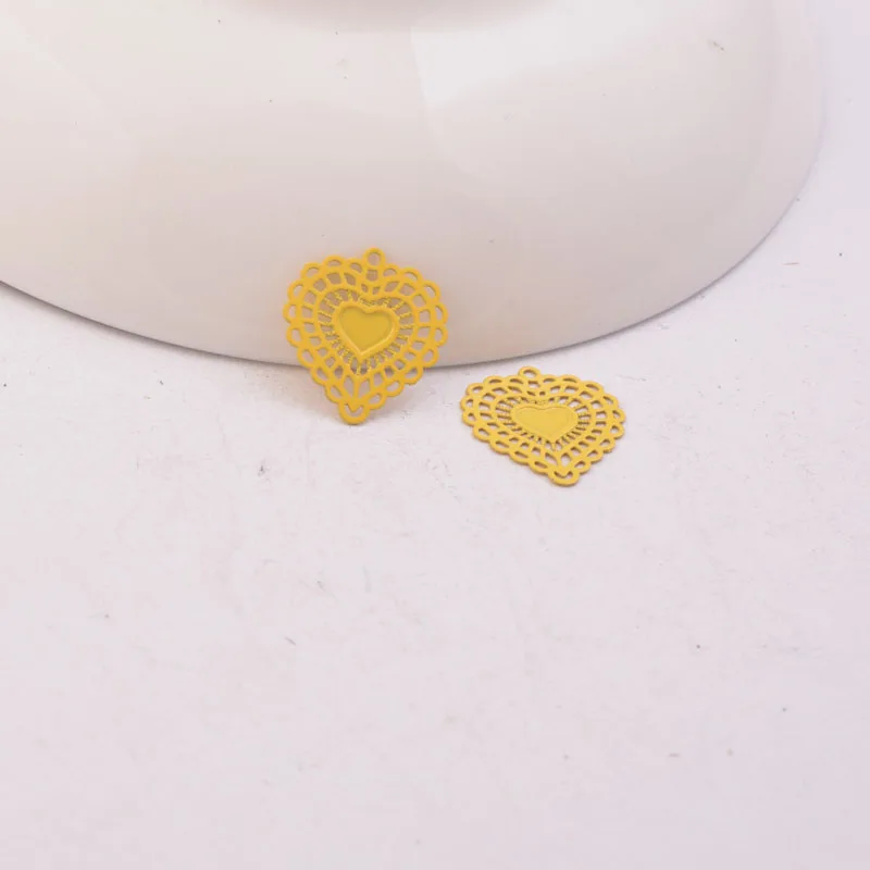 100 Stück AC2575 Messing-Herzanhänger, bunte filigrane Ohrring-Verbindungsstücke, Metallverzierungen, DIY-Schmuckmaterialien, 14mm*15mm – Detail 6