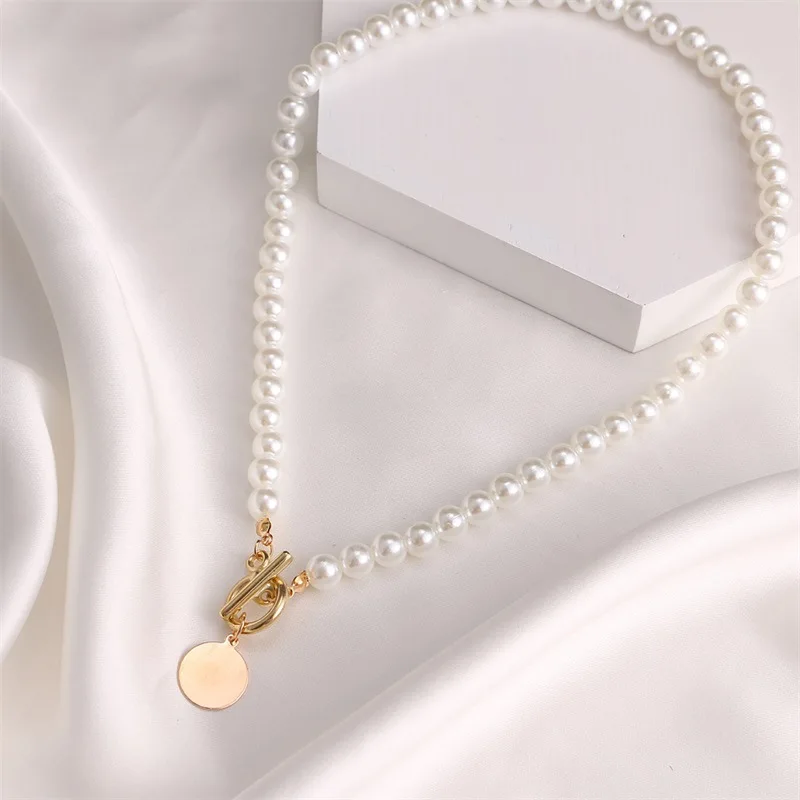 2025 Fashion Wedding Pearl Choker Necklace For Women Vintage Coin Lock Pendant Chain Jewelry on the Neck Accessories Party Gift