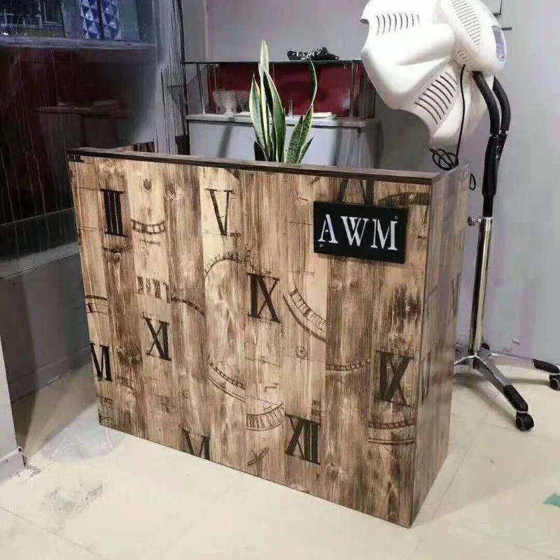 

Касса в стиле ретро для магазина одежды