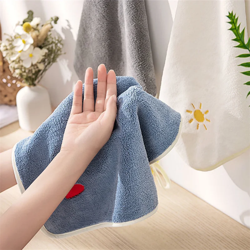 Coral Fleece Hangable Thicken Towel Cute  Absorbent Hand Towels Kitchen Microfiber Dishcloths Cleaning Cloth Rag Handkerchief