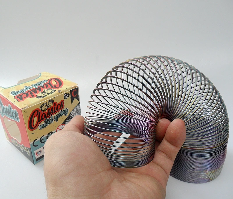 2.5 Inch Science Toys Steel Slinkys Stairs Walking Spring Colour Metal Coil Rainbow Nostalgic Coil Spring