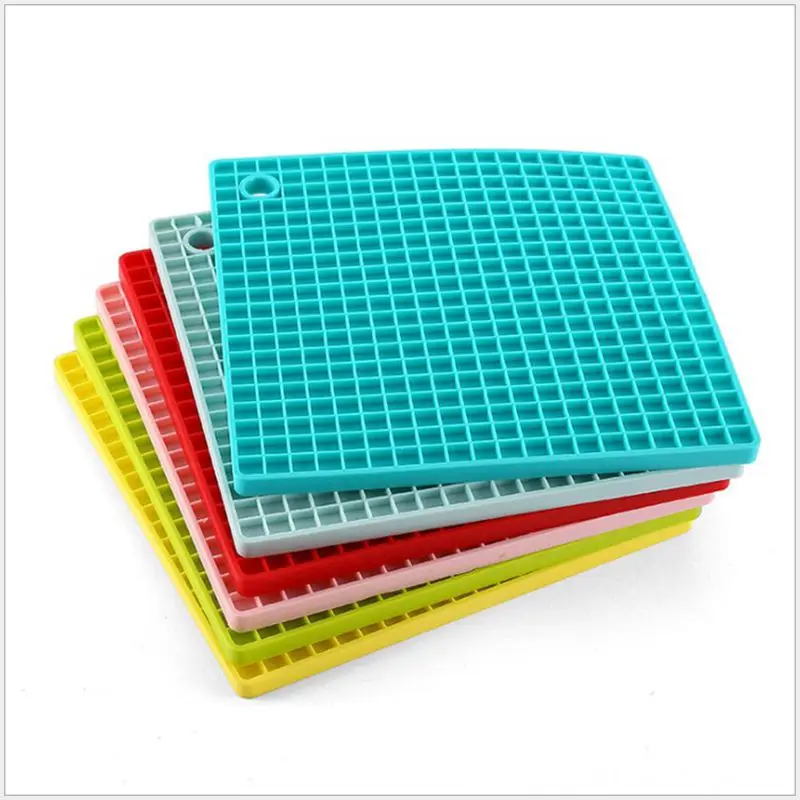 

Square Silica Gel Anti Scalding Heat Insulation Pad, Anti-Skid Table Dish Pad, Casserole Pad, Cup Pad, Thickened