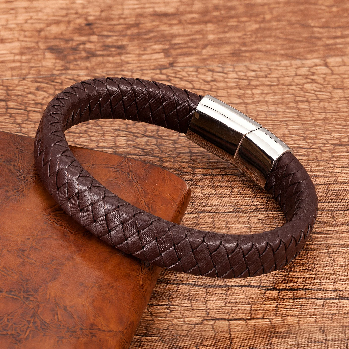 Modischer Herrenschmuck, braunes geflochtenes Lederarmband, Charm-Armband mit magnetischem Verschluss aus Edelstahl, Punk-Armband für Männer, Geschenk. – Detail 14