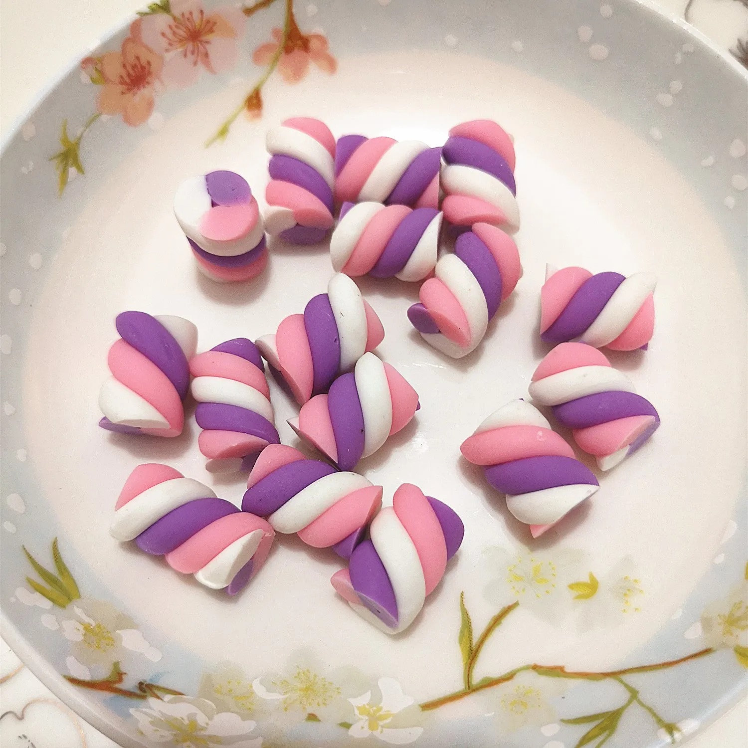 10 stücke Kawaii Spirale Marshmallow Süßigkeiten Polymer Clay Cabochon Flatback Für DIY Telefon Dekoration – Detail 7