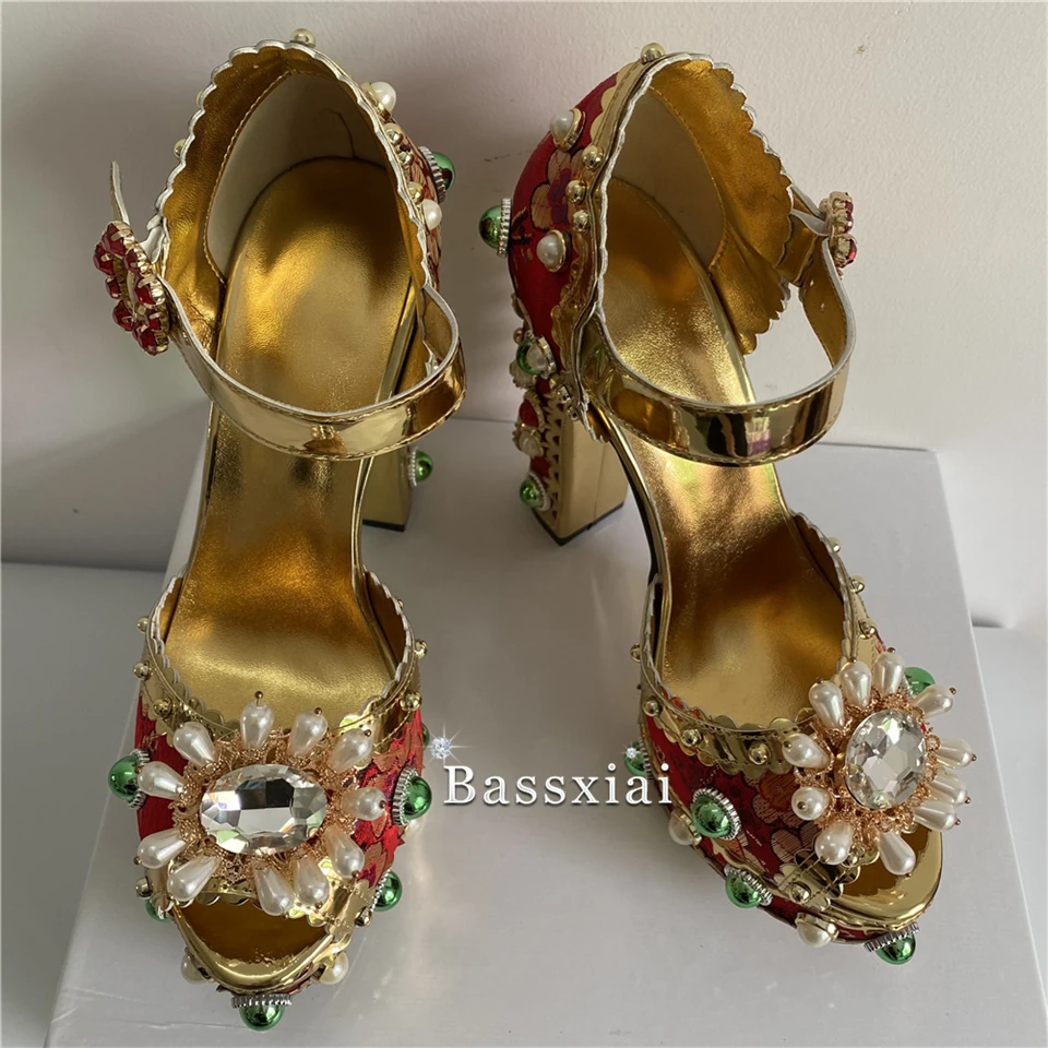 Luksusowe zdobiony paciorkami diamentowymi perłami buty ślubne kobieta nit Ball Decor platforma Chunky Heel hafty satynowe sandały damskie lato