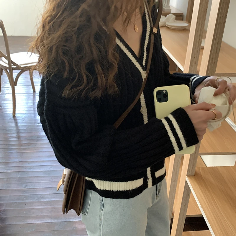 LMQ NEW Black White Contrast Color Hollow V Neck Knitted Cardigan Women's Spring 2021 Korean Chic Loose Lazy Sweater Jacket Tops