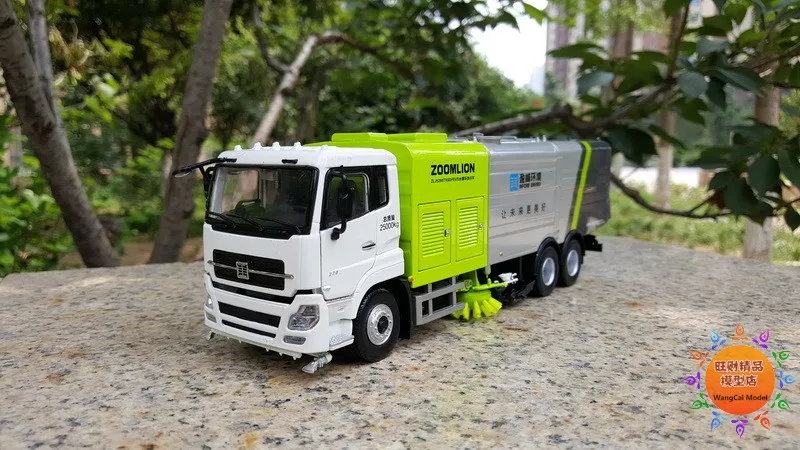 

Rare,Collectible Alloy Model Gift 1:38 Scale Zoomlion Road Environmental Sweeper Truck Vehicle DieCast Toy Model For Decoration