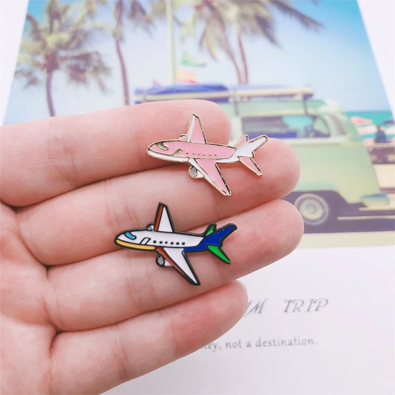 Air Plane Brooches Enamel Lapel Pins Demin Jacket Travel Brooches Bag Hat Badges Jewelry Gift for Couple