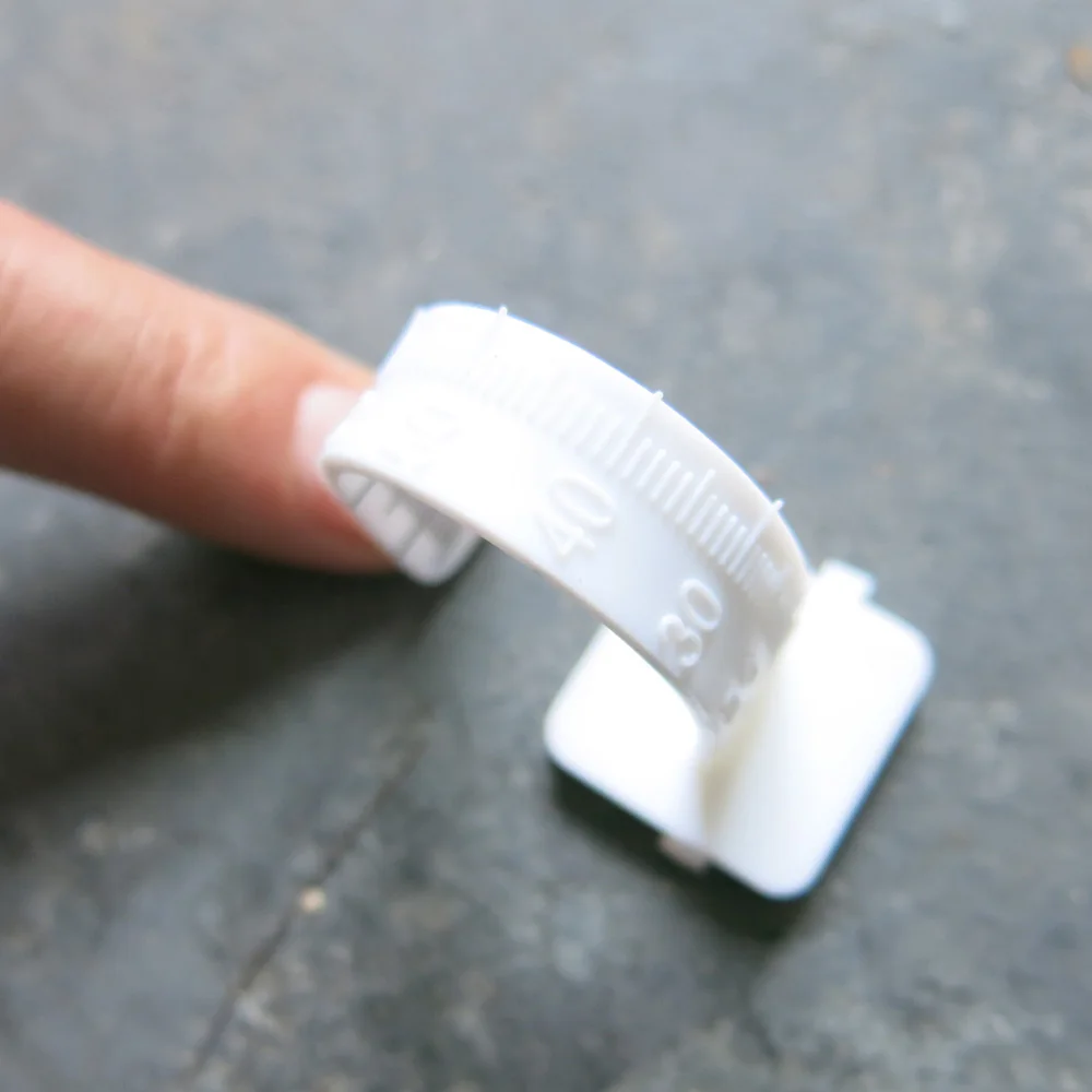 80mm kat profesyonel beyaz plastik yapışkanlı kendinden tesviye peg pinli pin çimento zemin için seviye ayarı 50 paket