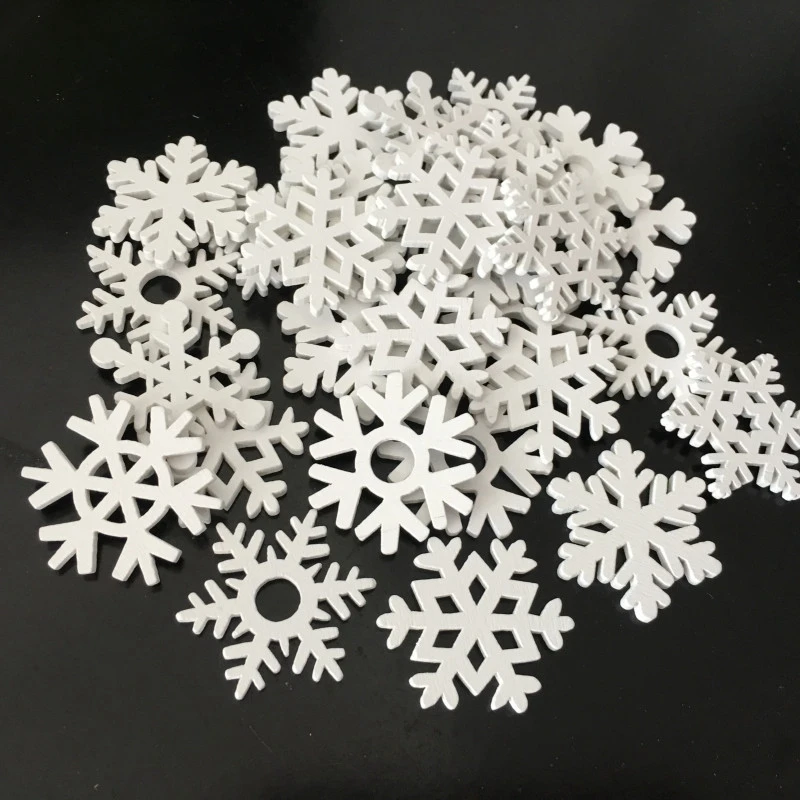 50PCS 35mm Mix Shape Wooden White Snowflakes Christmas Ornaments Xmas Pendants New Year Christmas Decorations for Home