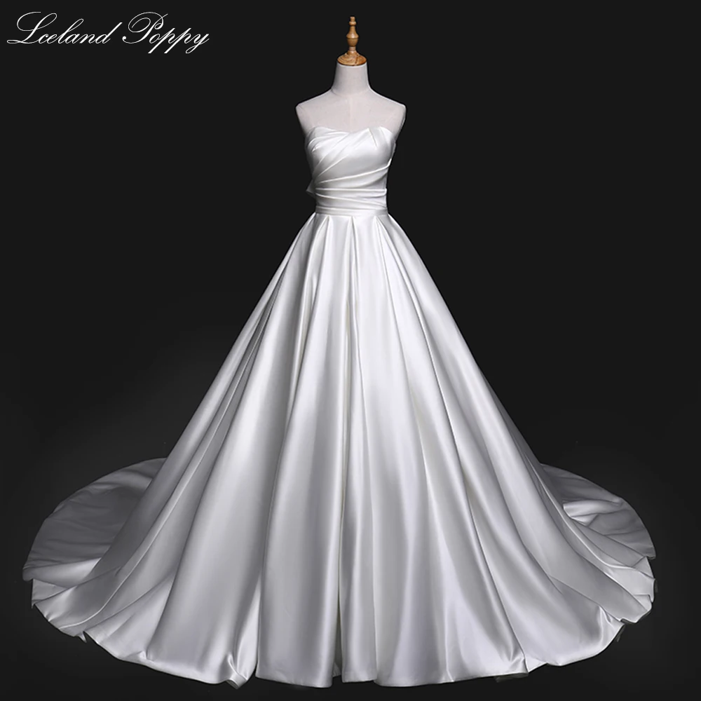 

Lceland Poppy A-line Strapless Satin Wedding Dresses Sleeveless Bridal Dress Chapel Train Pleated Vestido de Noiva with Belt