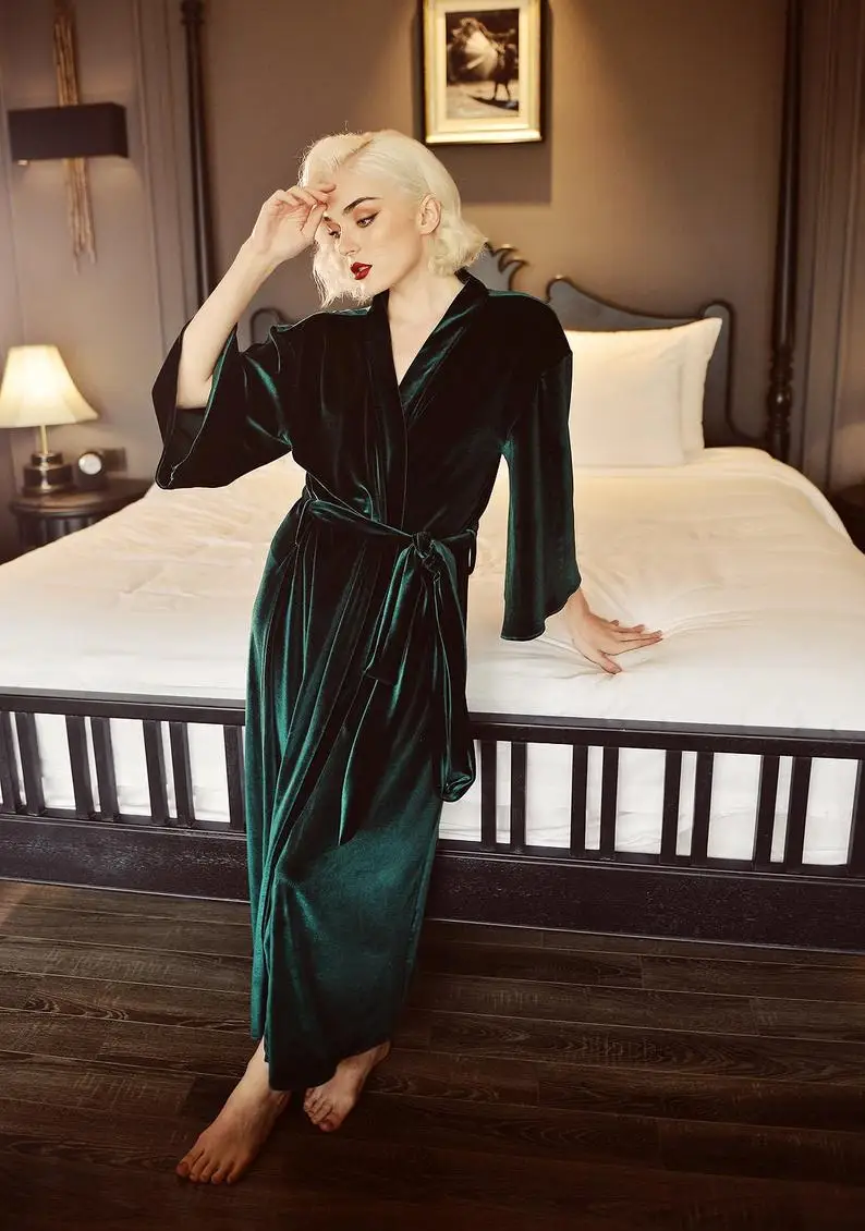 

2021 Customized Nightgown Luxury Emerald Green Three-Quarter Sleeves V-Neck Long Tunic Nightgown Robe