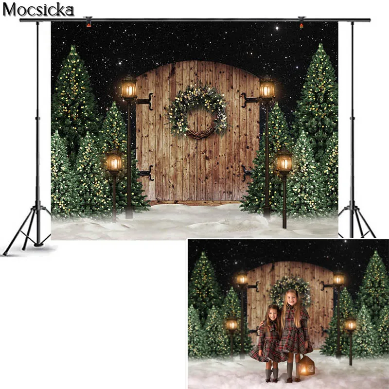عيد ميلاد سعيد خلفية المشهد الثلوج أشجار عيد الميلاد الثلوج خلفية ريفي باب خشبي عيد ميلاد الطفل الفن صورة استوديو الصور